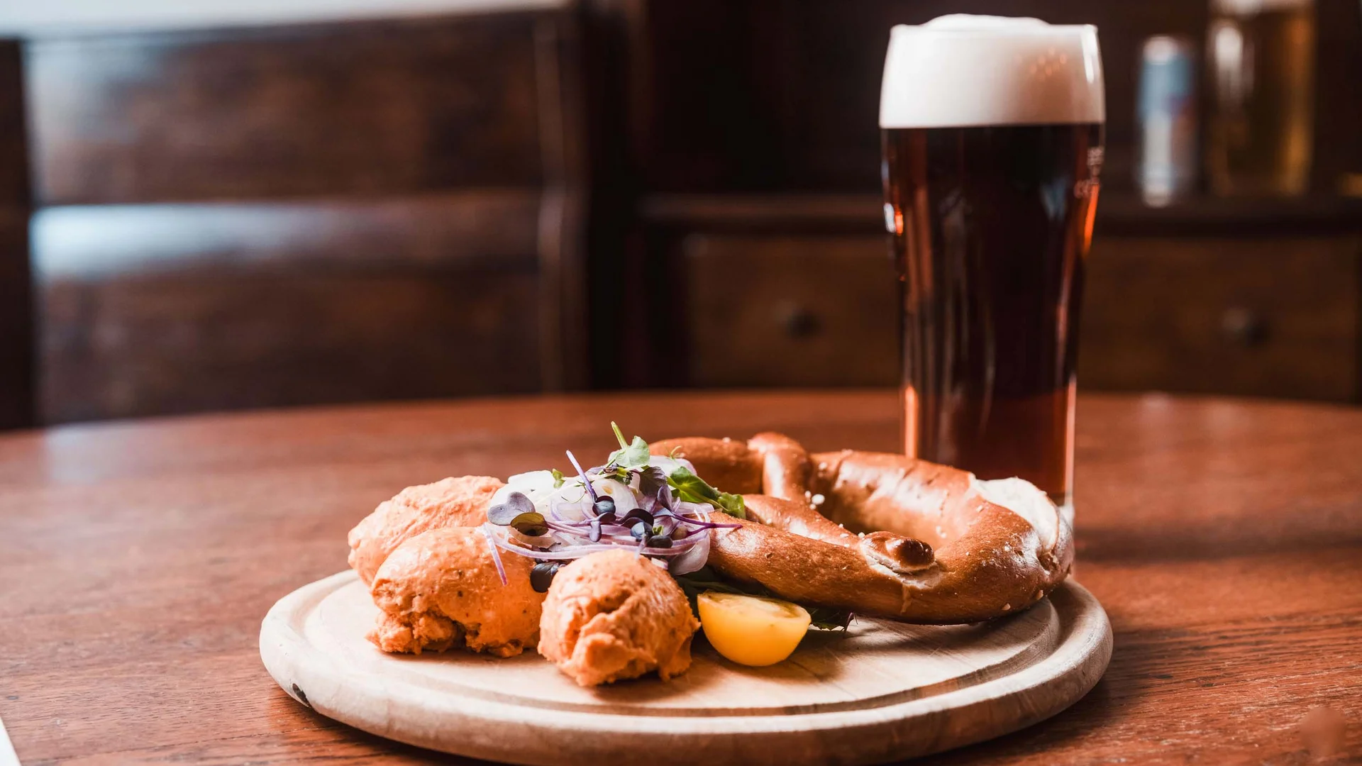 Wirtshaus, Bier, Brot, Wasser und Eck: Das ist das Bozner.